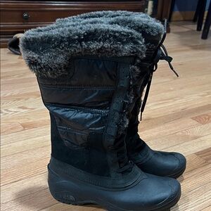 The North Face Black Winter Boots with Fur Trim